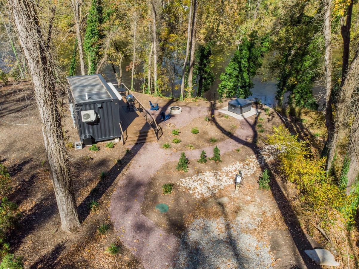 Riverside Tiny Cabin W Hot Tub, Fire Pit, & Kayaks Rileyville Экстерьер фото