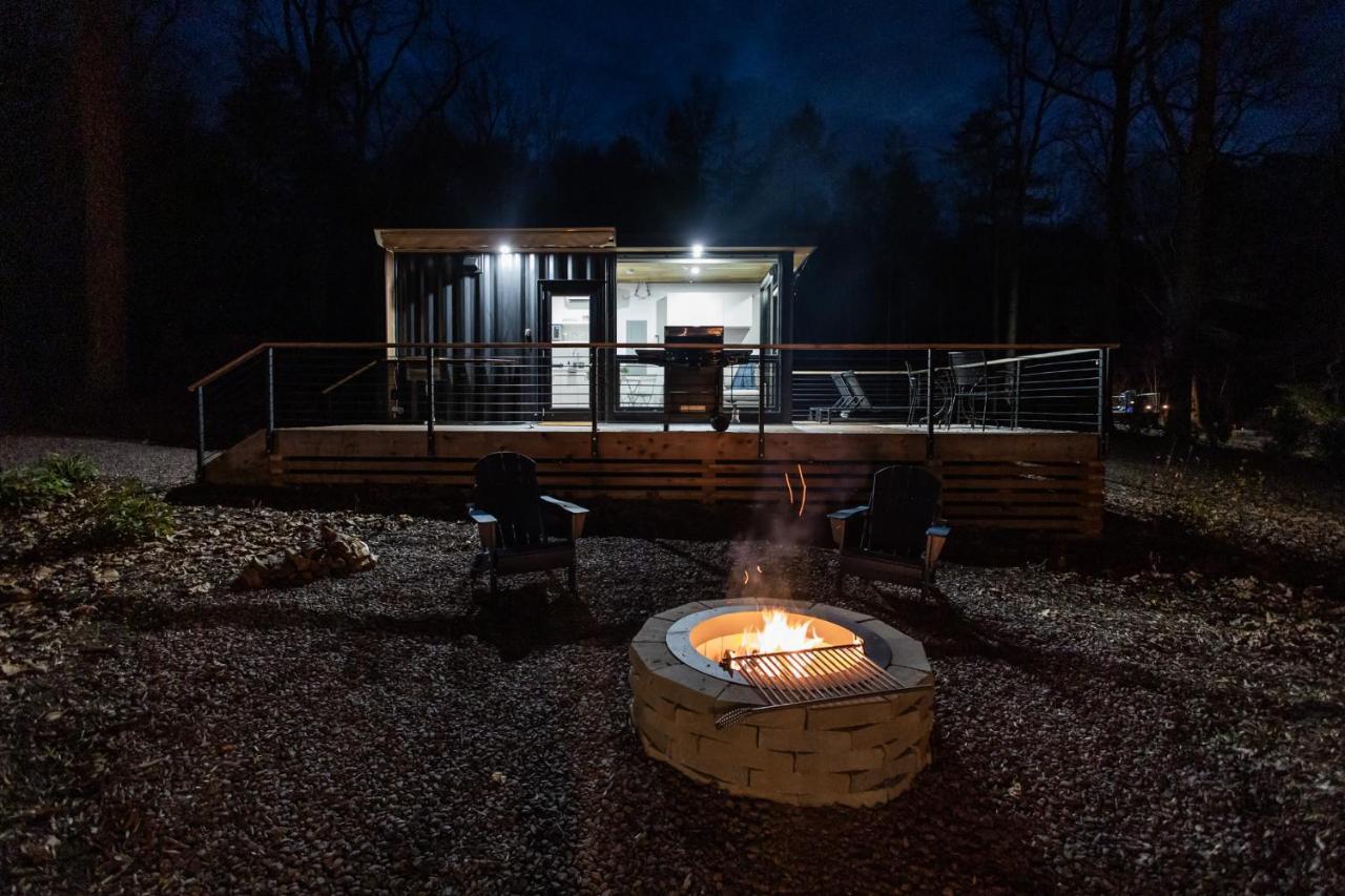 Riverside Tiny Cabin W Hot Tub, Fire Pit, & Kayaks Rileyville Экстерьер фото